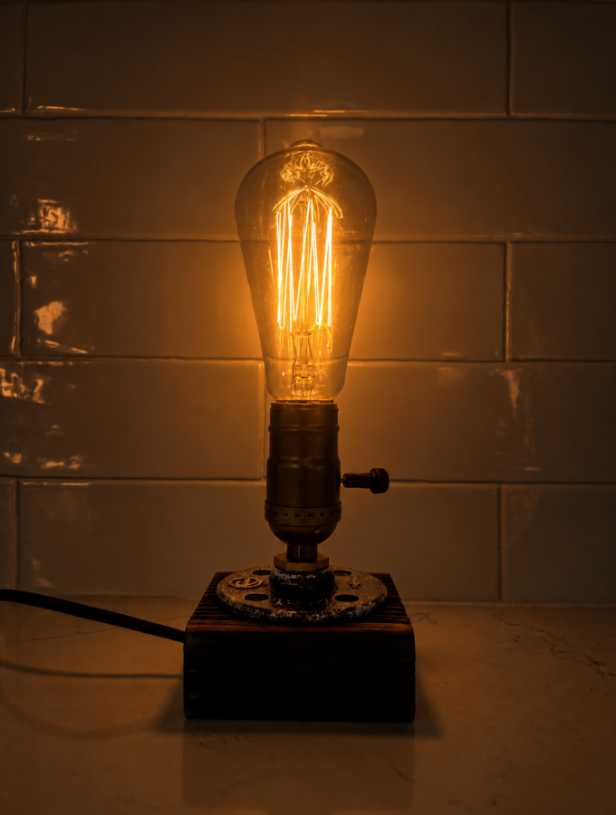 incandescent light bulb